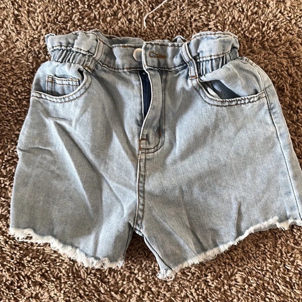 4 shorts - Picture 4 of 5